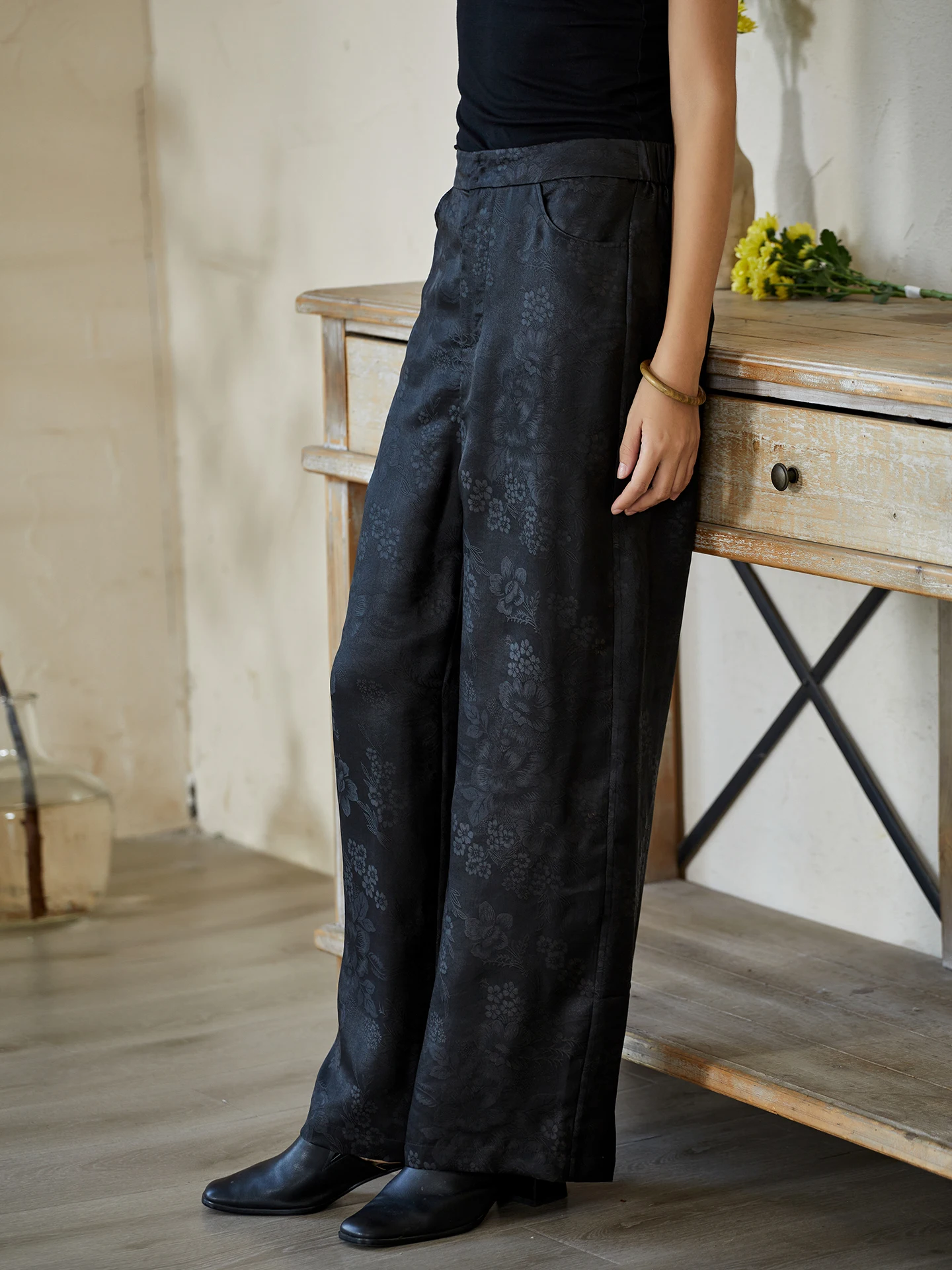 

Limited Edition Interwoven Floral Cloud Silk Slimming Casual Pants Elastic Waist Straight Leg Comfortable Women's Fashion