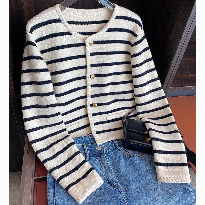 Autumn Striped Women Crop Cardigan Korean Elegant Loose Female Casual Coat Y2K Fashion New Button knitted Ladies Sweater Tops