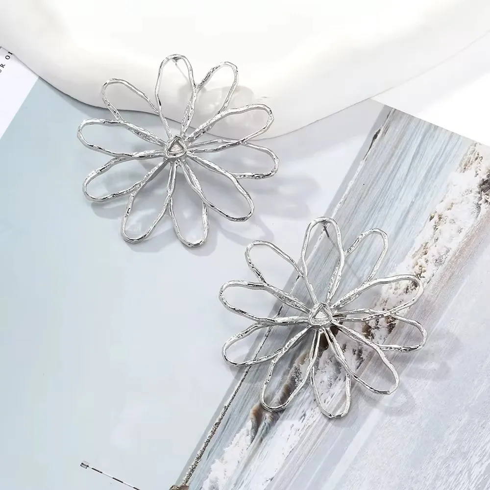 Vedawas Exaggerated Retro Hollow Flower Earrings,Elegant Simple Banquet Wedding Party Holiday Women Accessories
