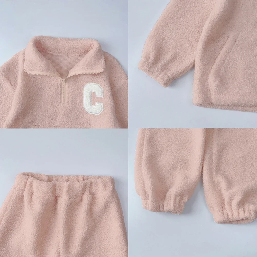 3-7 Jahre Alte Mädchen Herbst- und Winterkleidung, Warme Rosa Plüschjacke mit Hohem Kragen und C-Buchstaben-Design + Hose, Modisches Zweiteiler-Set für Kinder – Detail 15