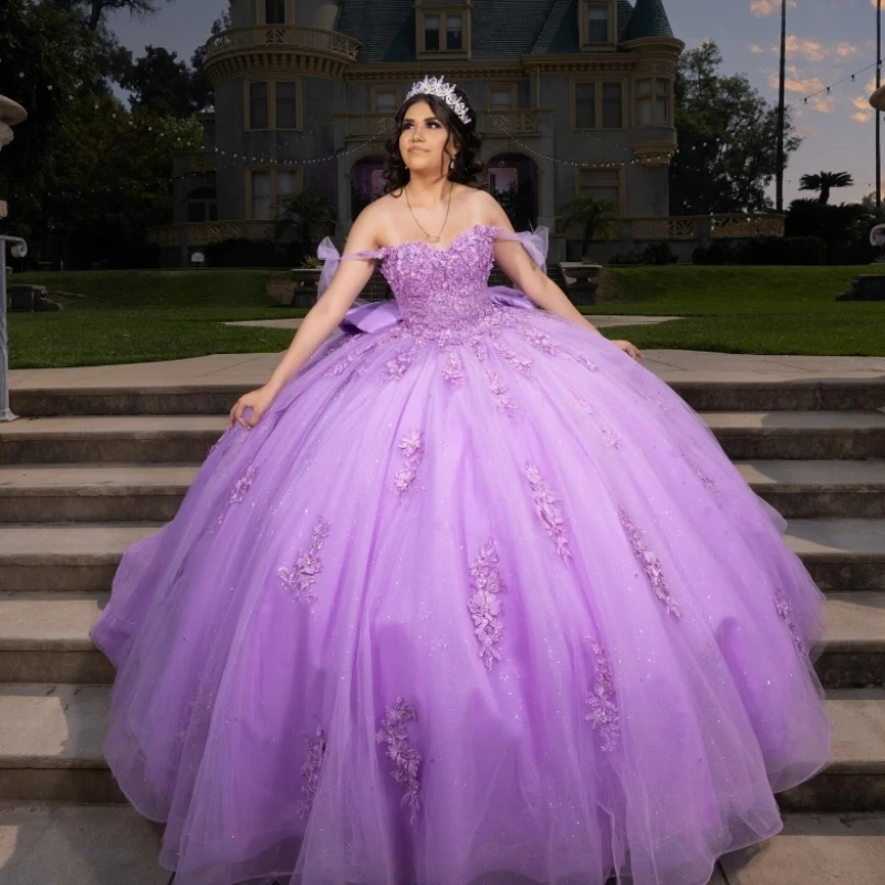 

Блестящие светлые сиреневые платья Quinceanera с открытыми плечами и аппликацией из кружева с бантом и бусинами, тюлевые платья De 15 Anos, вечерние, день рождения, сладкий 16