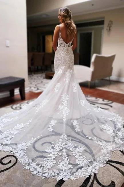 Lace Appliques Luxury Mermaid Wedding Dresses Deep V-neck Backless Long Train Bridal Gowns Spaghetti Straps