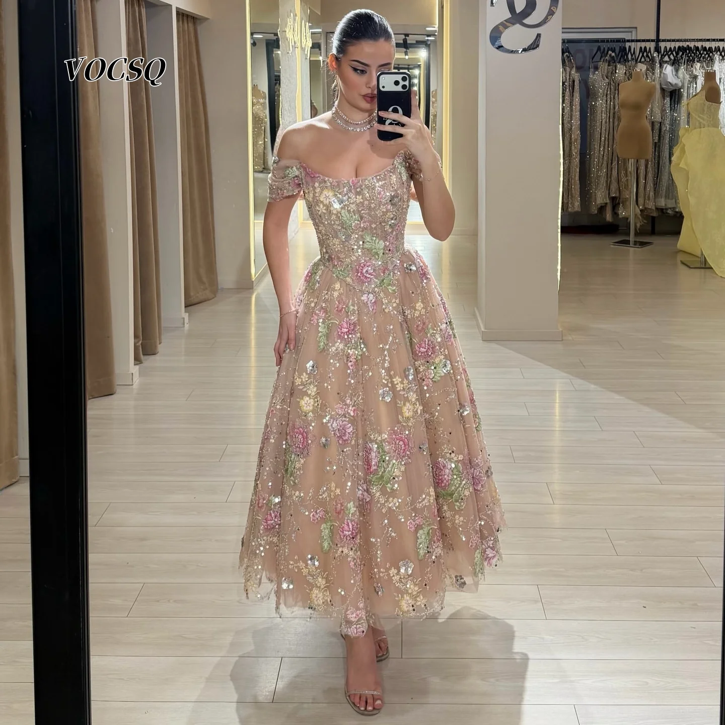 Wunderschöne Ballkleider 2026 Abendkleid mit Blumenmuster und Pailletten Rosa Partykleid Formelle Abendroben für Damen Maßanfertigung
