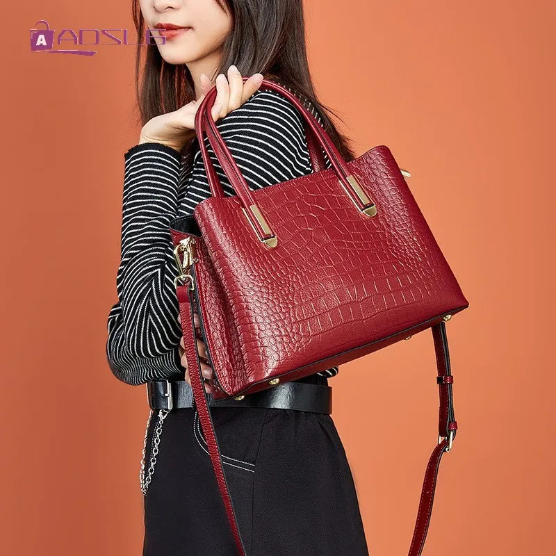 Crocodile Pattern Top Layer Cowhide Handbag Womens New Elegant Hundred Popular Real Leather Premium Feeling Shoulder Bag Female