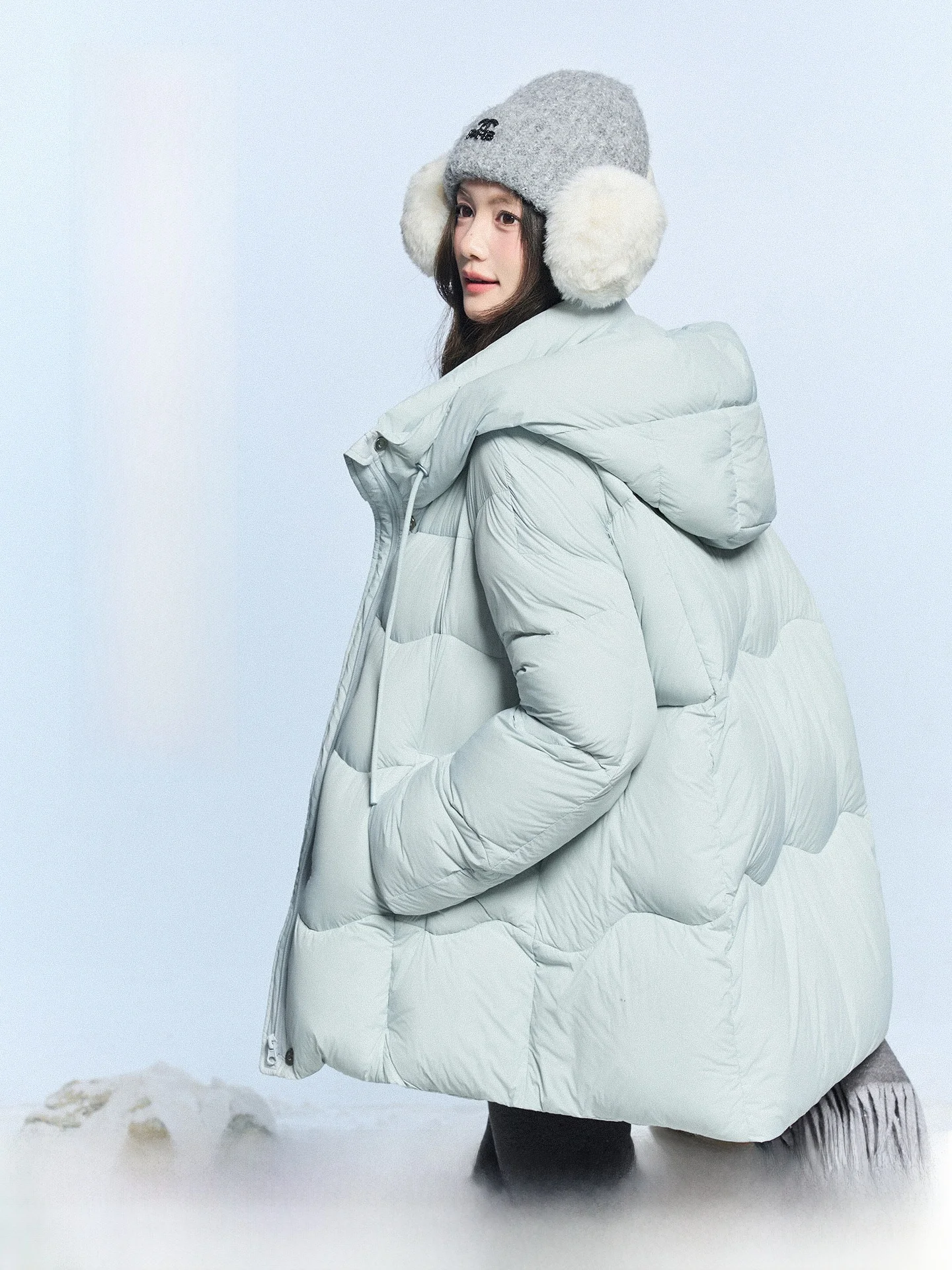 

ubin Sea Salt Pudding Light Blue Women's Faionable Hooded Warm Thi down Jaet 90 White Du Feather Commute Sle Nylo...