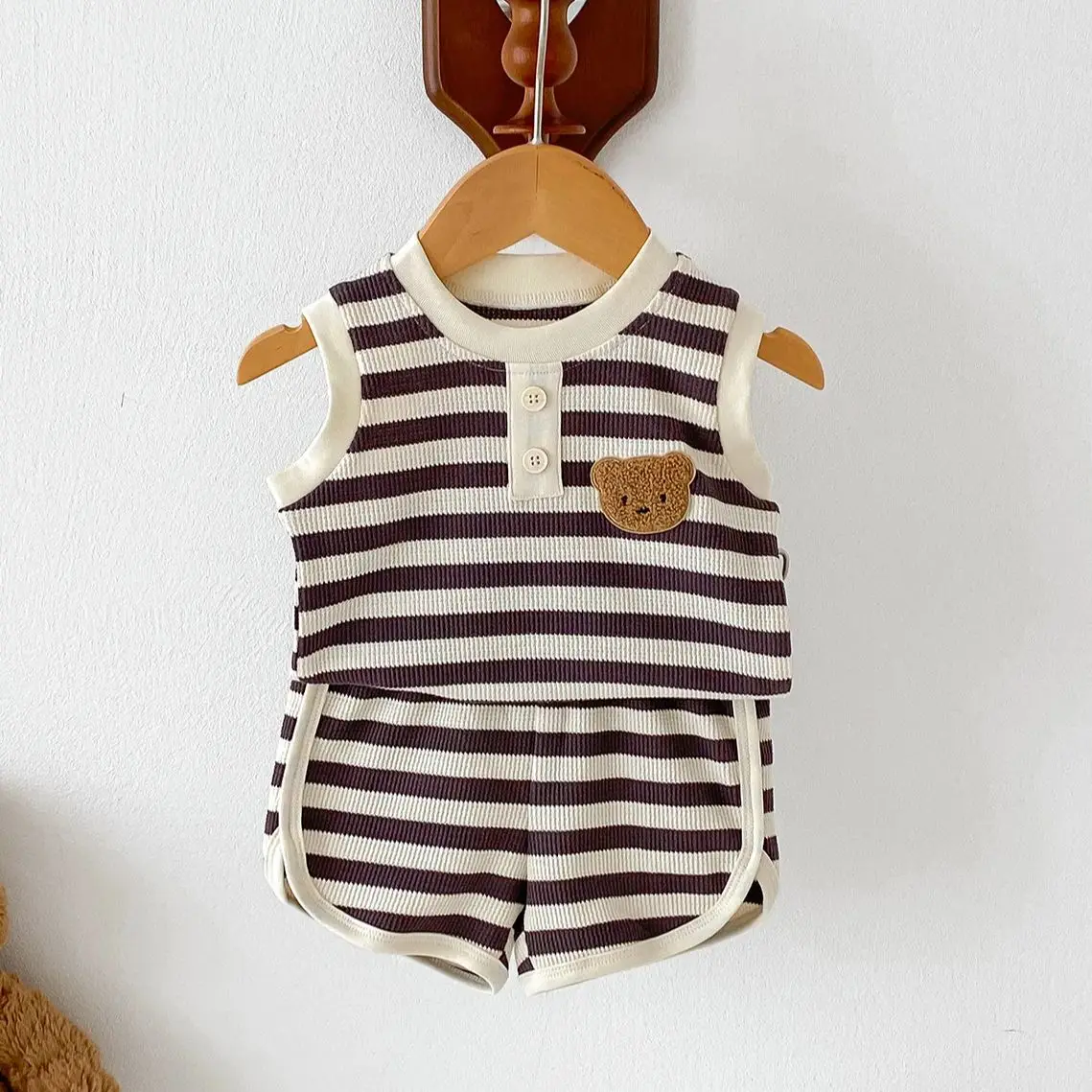 Летний комплект детской одежды из 2 предметов, жилет без рукавов с вафельным медведем, топ + шорты, модная милая полосатая домашняя одежда для маленьких мальчиков и девочек, пижамы