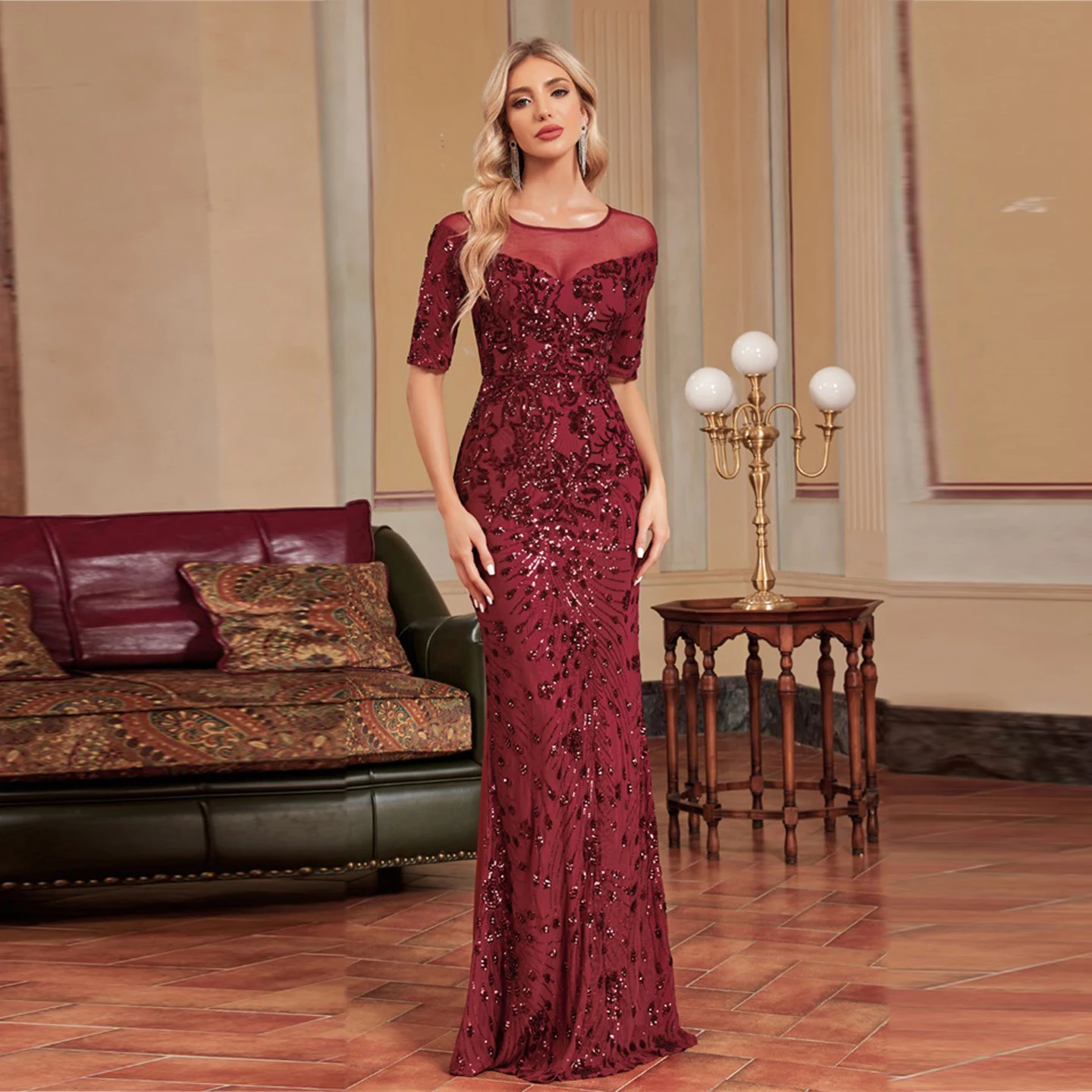ثوب مسائي نسائي باللون الأحمر الخمري مع خط عنق قارب الوهم ثلاثة أرباع أكمام شبكية شفافة فستان أم العروس للحفلات الراقصة