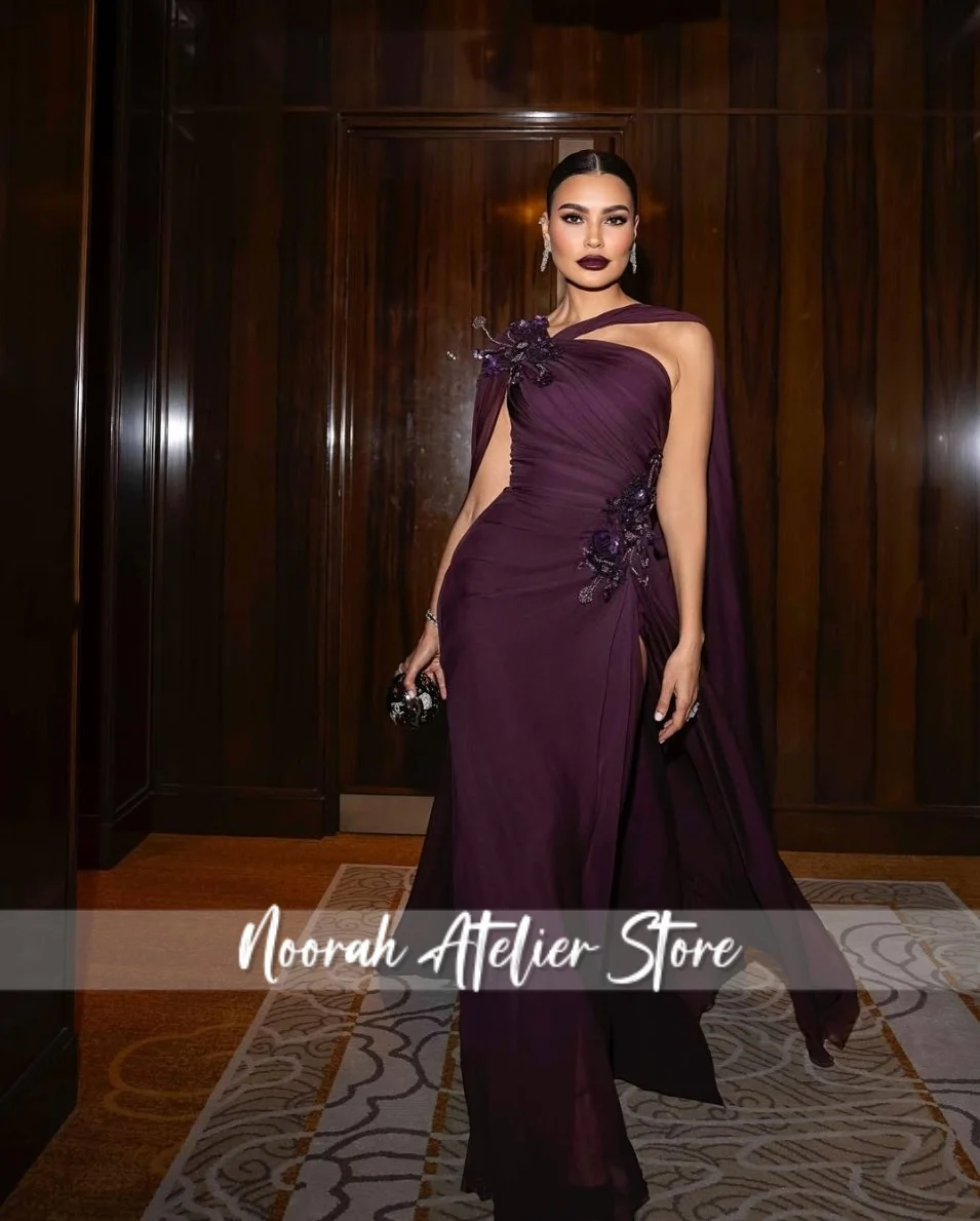 Weinrote 3D-Perlen-Blumen-Umhang, luxuriöse Damen-Abendkleider 2025, Damen-Dubai-Falten, Promi-Kleid, Abschlussballkleid, individuell gestaltet