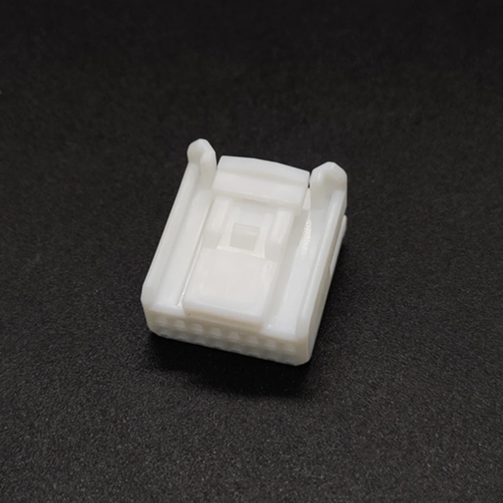 1318386-1 16Pin Unsealed Automotive Connector Female TE TH/025 2.2mm PBT Natural for ECU Signal Wiring