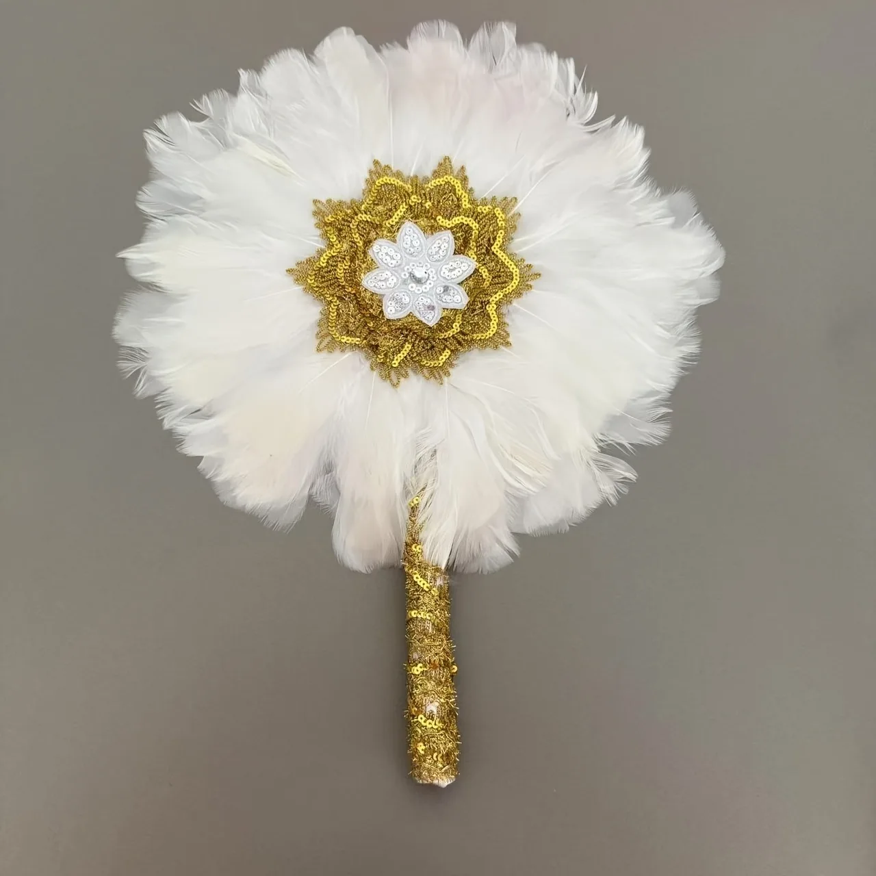 Vintage Halloween Feather Fan - White and Gold Floral Decorated Hand Fan, suitable for weddings, bridesmaid accessories