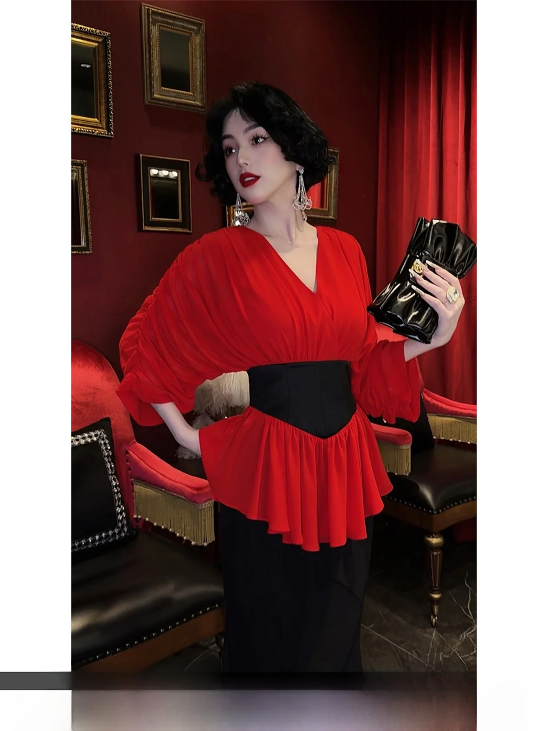 

Модный топ с цветовыми блоками LYXJ Red Opera House 2026, приталенная женская рубашка без рукавов из полиэстера с V-образным вырезом