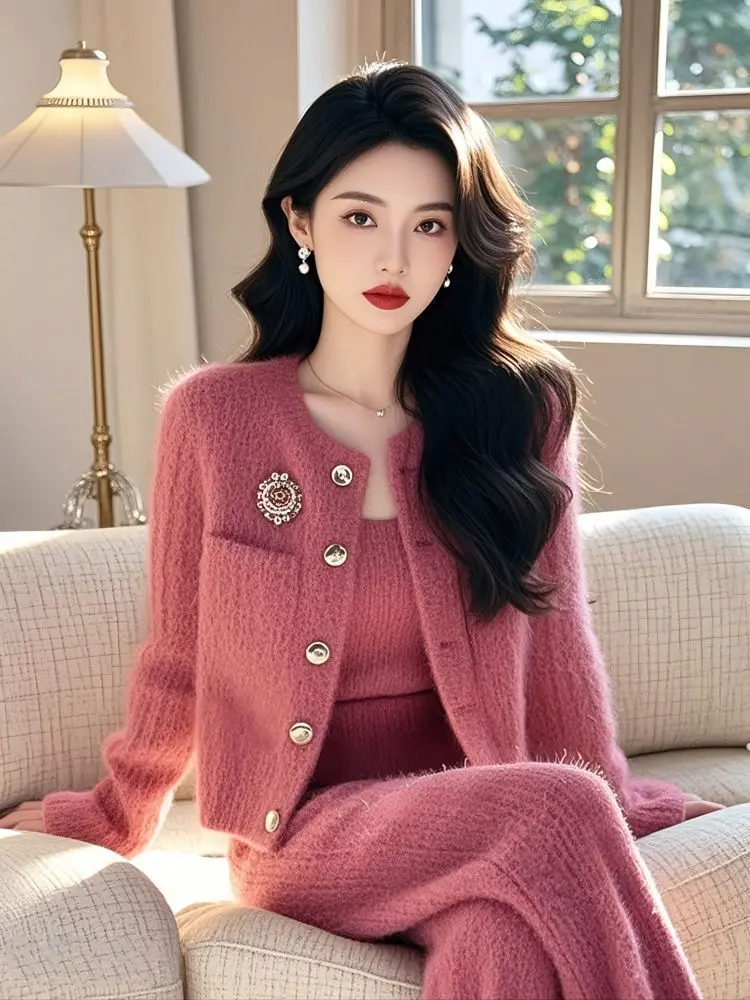 

French High-end Fashion Temperament Small Fragrance Style Rose Red Knitted Cardigan Suspender Pants Set Women's Set