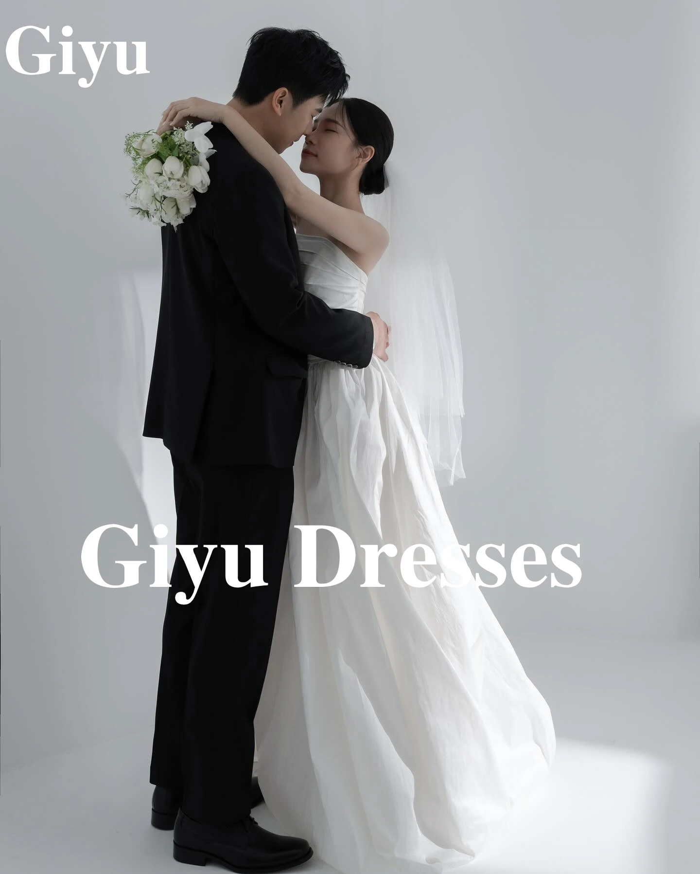 Giyu Simple White Satin Wedding Dresses Korean Photography Off Shoulder Sleeveless Corset Pleated Women Bridal Gowns Customized