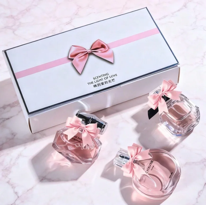 

90 мл (30 мл x 3 шт.) 2026 новая подарочная коробка Feminino спрей свежий свет аромат цветочные фрукты Chypre заметки долговечный женский парфюмерный набор