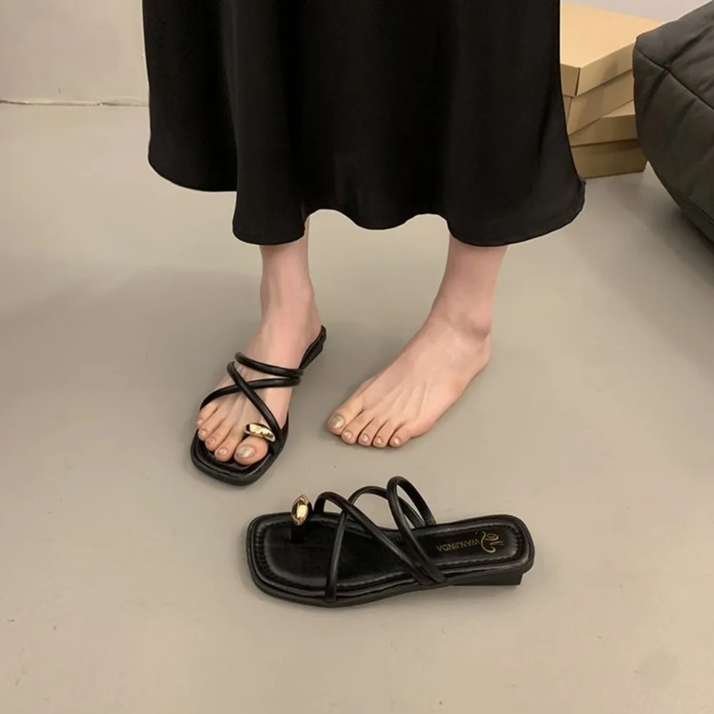 Stylische Damen-Sandalen mit Kreuzriemen, bequeme, leichte Zehenriemen-Strandschuhe mit lässigem, einfarbigem Design für den Sommer – Detail 6