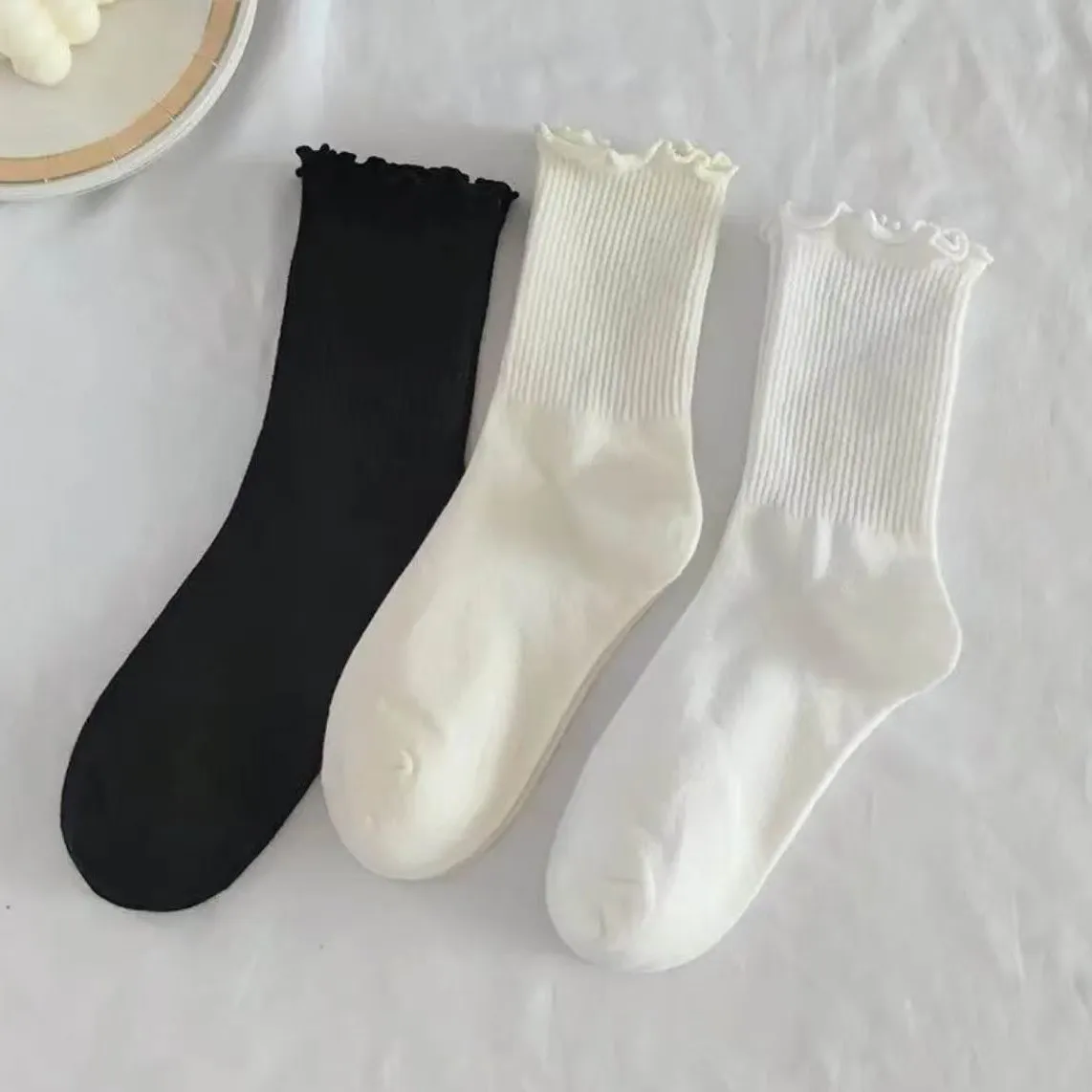 3 Pairs Ruffled Mid Length Socks Women Breathable Solid Color Set Spring and Autumn Comfort Sweat-absorbing Girls' Socks