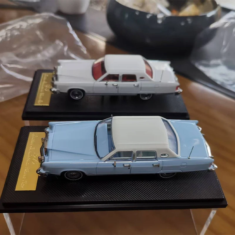 

1:64 Scale 1979 Continental TWON CAR Simulation Alloy Car Model Static Display Collectible Decoration Souvenir