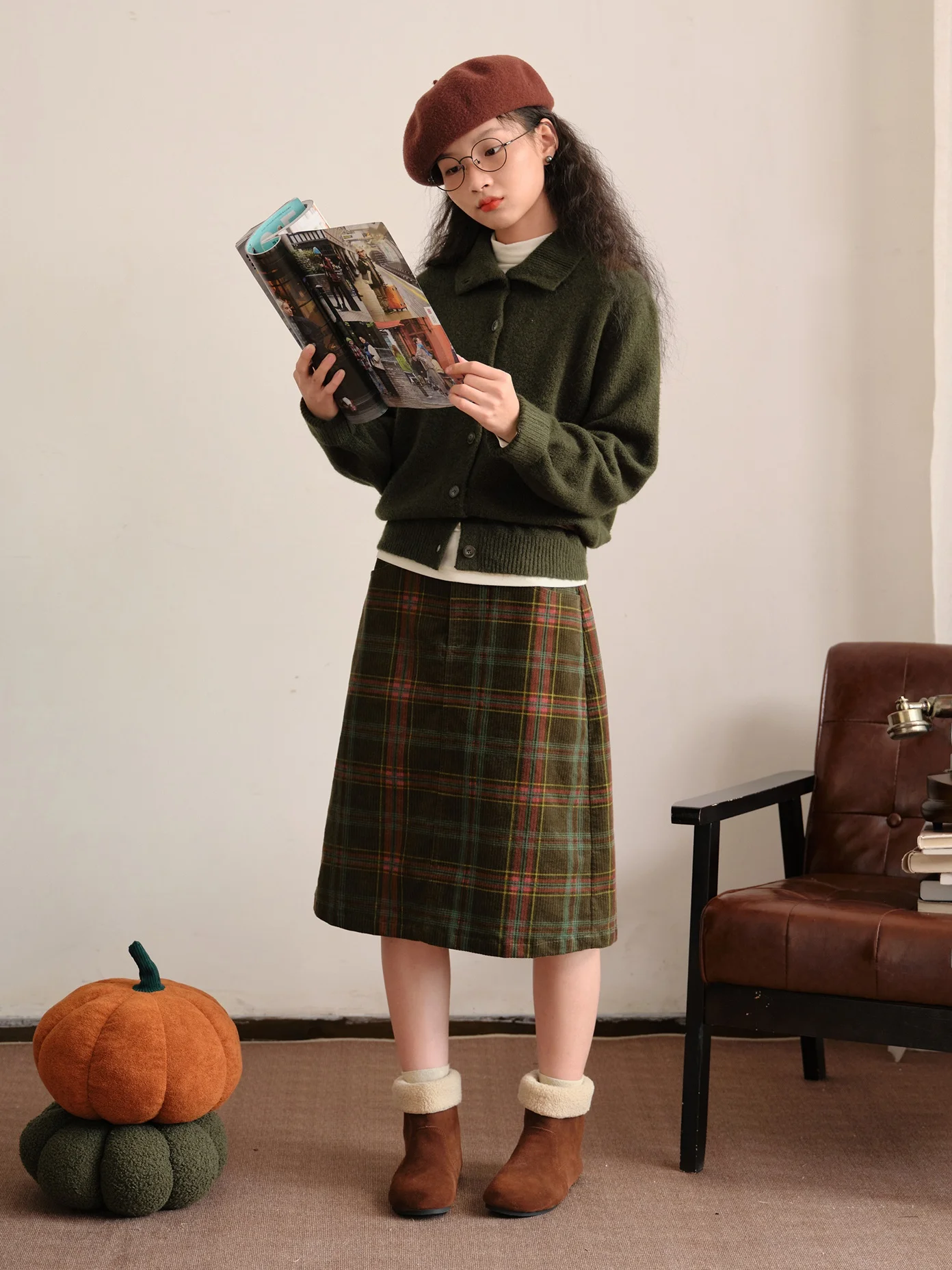 Retro High Waist Straight Corduroy Plaid  Skirt Women's Fashion Breathable Comfortable A-Line Skirt for Casual Wear