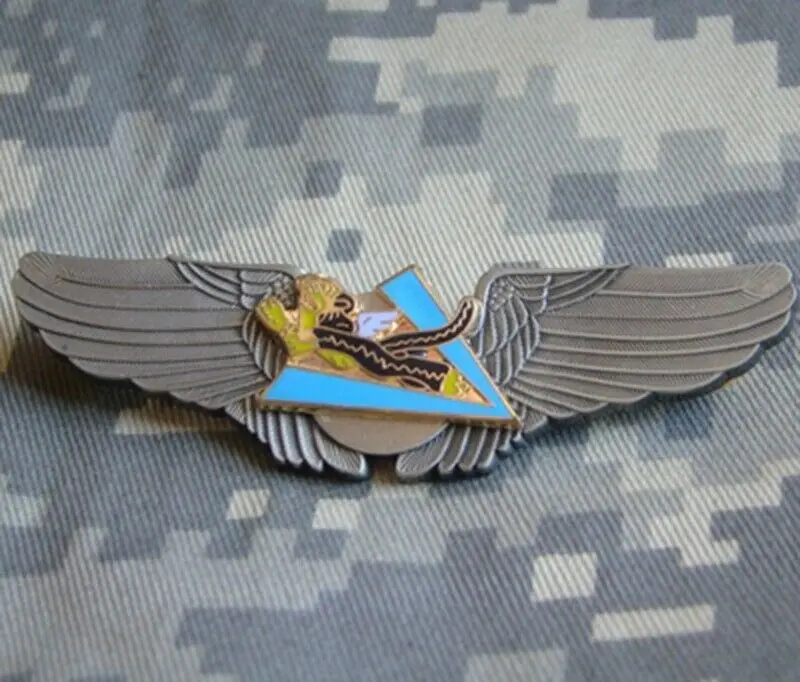 WW2 Us Air Force Chinese American Volunteer Group Flying Tigers Pilot Wing LAPEL INSIGNIA Badge pin Military Reenactment