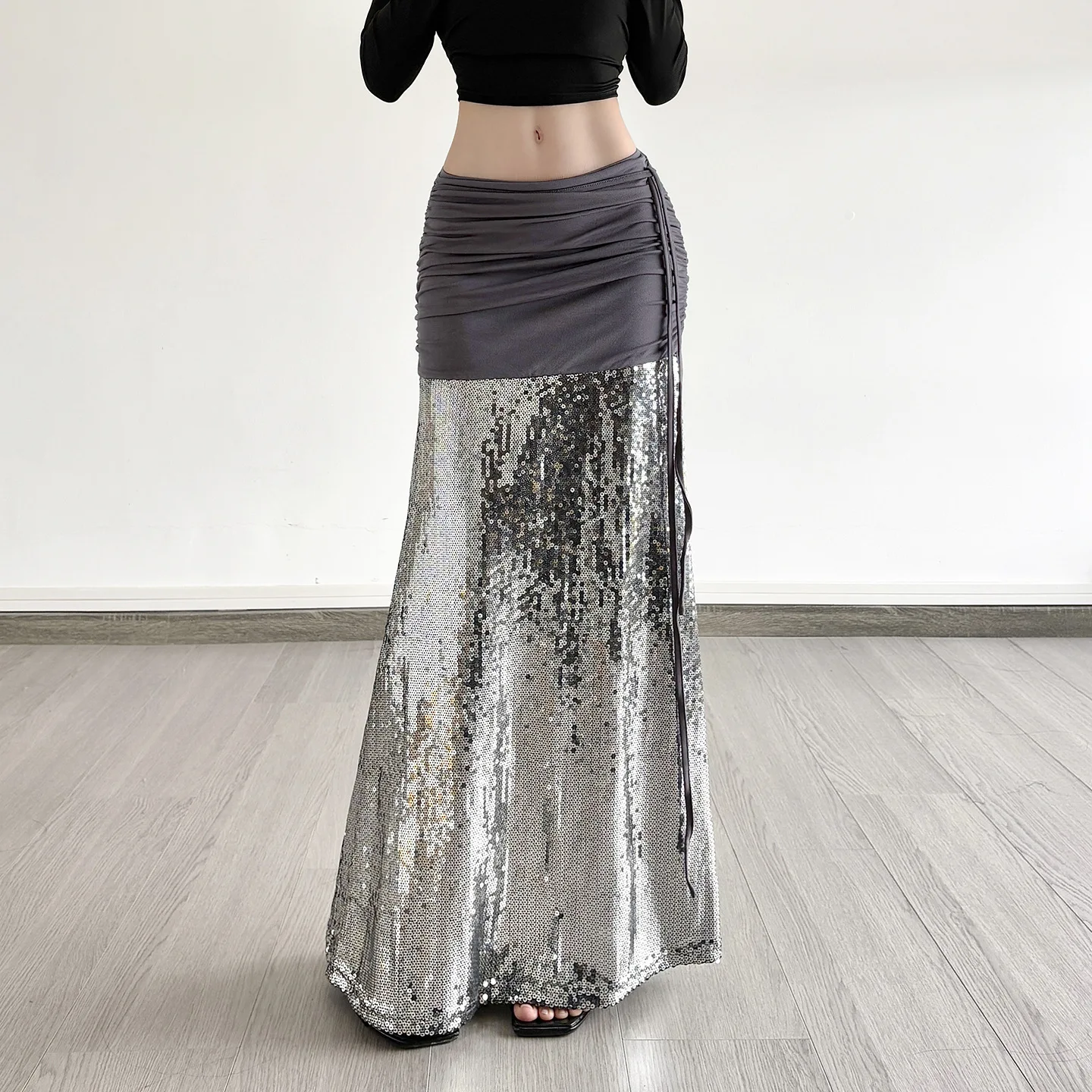 Nightclub francese con paillettes ragazza piccante pieghe a vita bassa con lacci gonna avvolgente sexy da donna