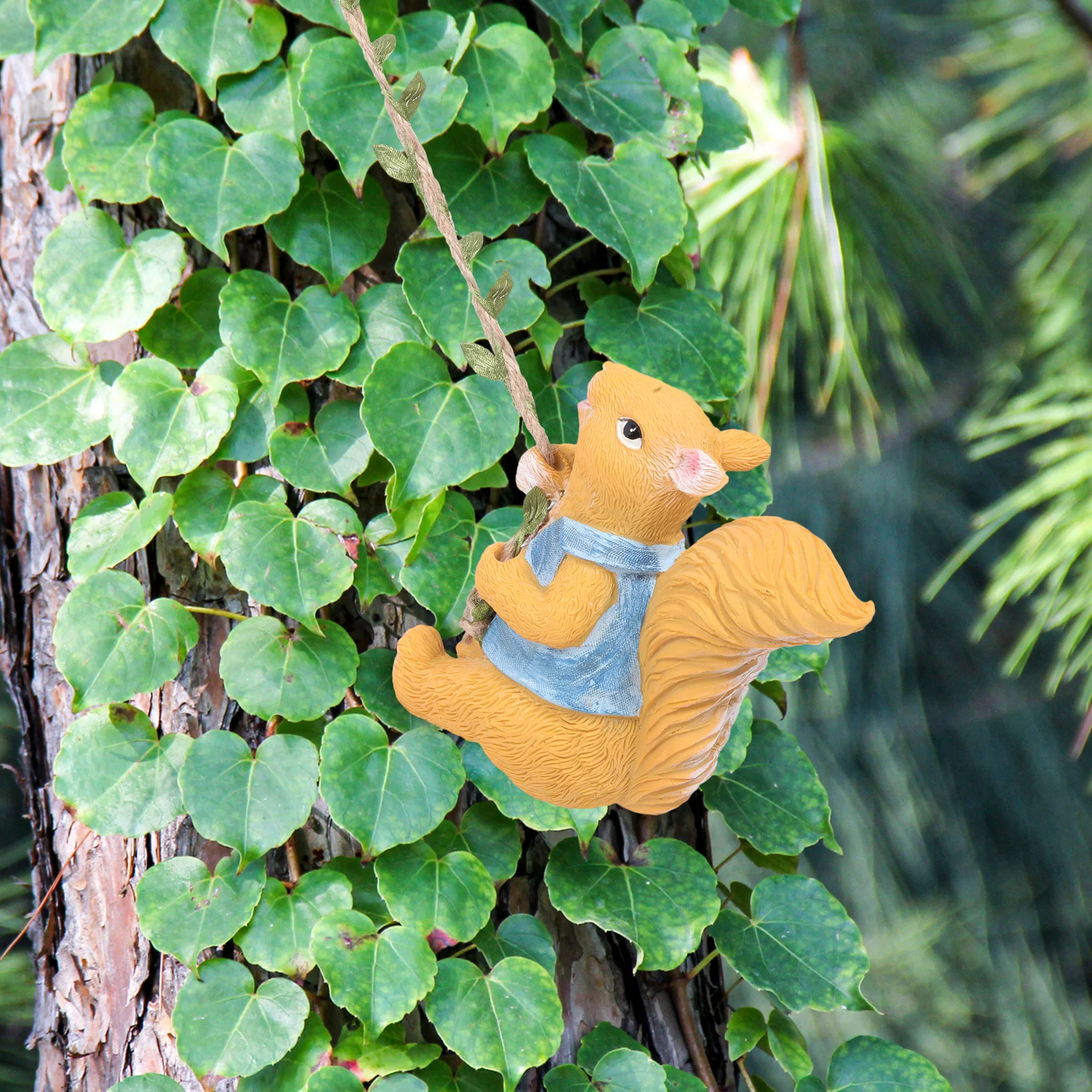 

Creative Squirrel Garden Decor Resin Pendant Easy Mounting Lively Inviting Atmosphere Family Guests Various Settings