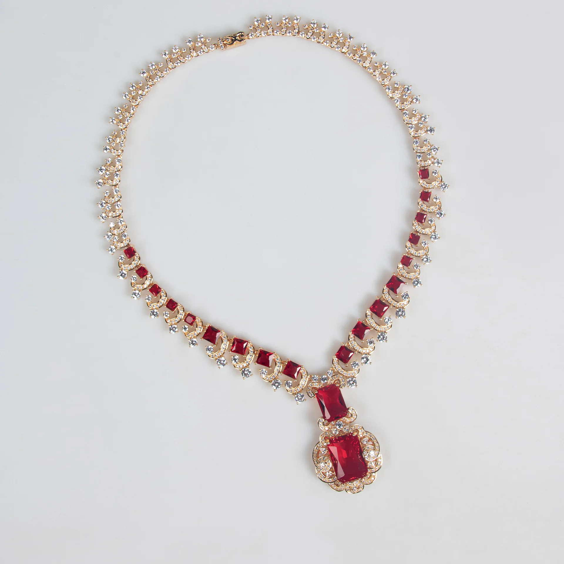 Vintage Zircon Jewelry Set for Women 2026 European And American High-End Light Luxury Earrings And Necklace Combo