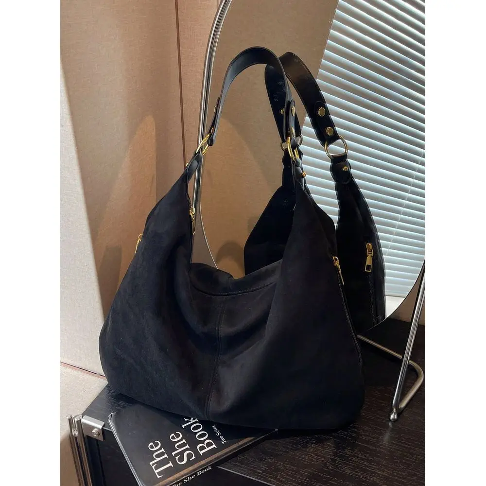 

Minimalist Womens Handbag Spacious Shoulder Bag With Secure Zipper, Lightweight And Versatile, Essential Fashion Accessory For