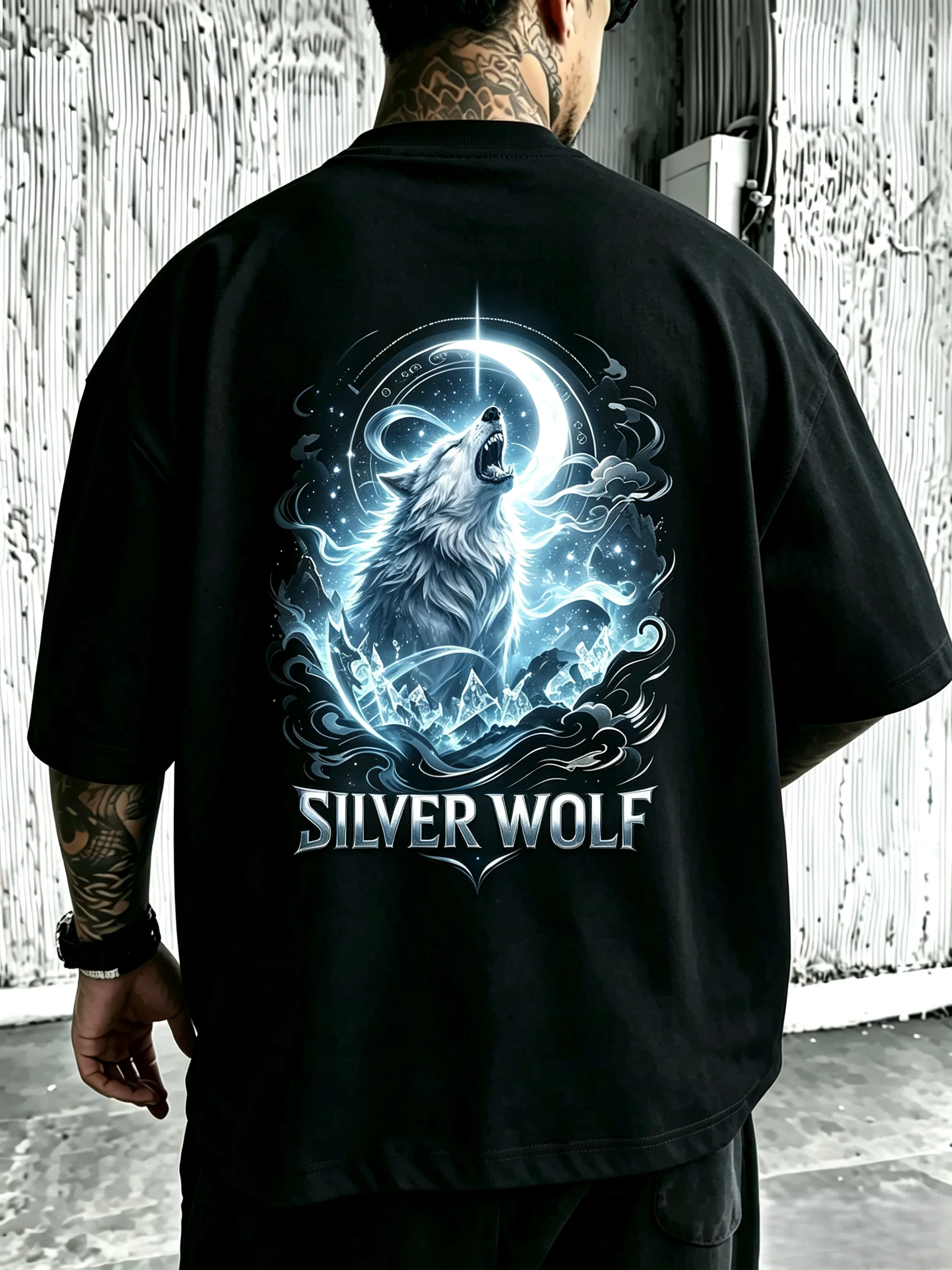Unisex Silver Wolf Back Print T Shirt Men Women Howling White Wolf Crescent Moon Mountain Graphic Oversized Crew Neck Short Sleeve Tee Wild Streetwear Cotton Top