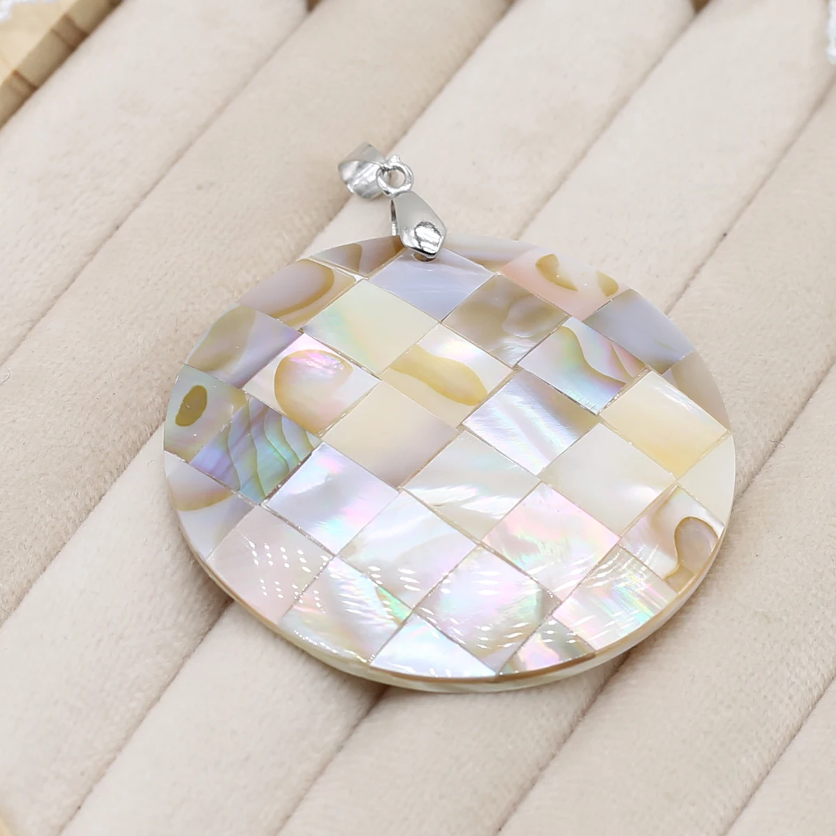 Natural Shell Pendant Round shape Mother of Pearl Exquisite charms For jewelry making DIY Necklace earring accessories