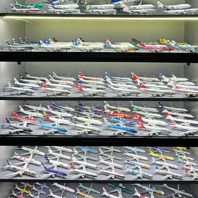 

1:125 Scale UK Airways Series B747/B787/B777/A380/Concorde Diecast Resin Airplane Toy Plane Collection Display Gifts Fans