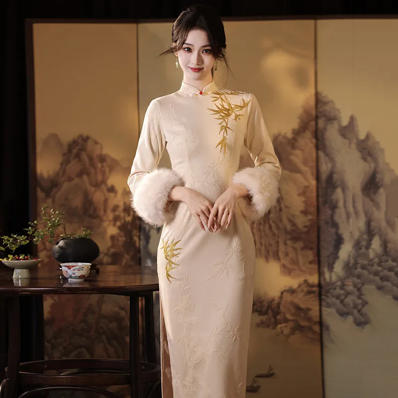 Cheongsam lengan panjang gaya Cina yang diperbaiki dengan bordir merah dan tebal untuk wanita muda, Qipao retro musim dingin.