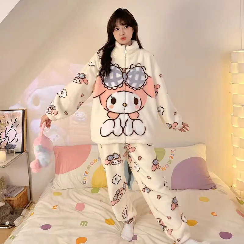 Pigiama in velluto corallo Hello Kitty per donna autunno e inverno nuovo cartone animato addensato a maniche lunghe più abito caldo e ampio in velluto