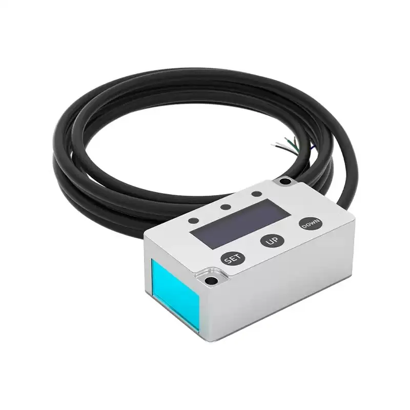 High-precision long-distance laser displacement ranging sensor