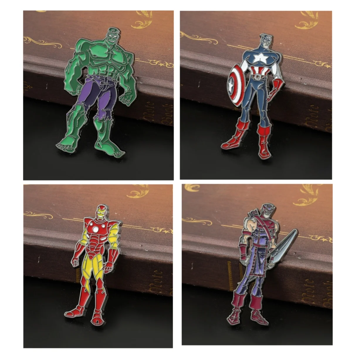 

Marvel Peripheral Avengers Iron Man Hulk Brooch Superhero Accessories Pendant Doll Toys Model Universal Anime pins Halloween