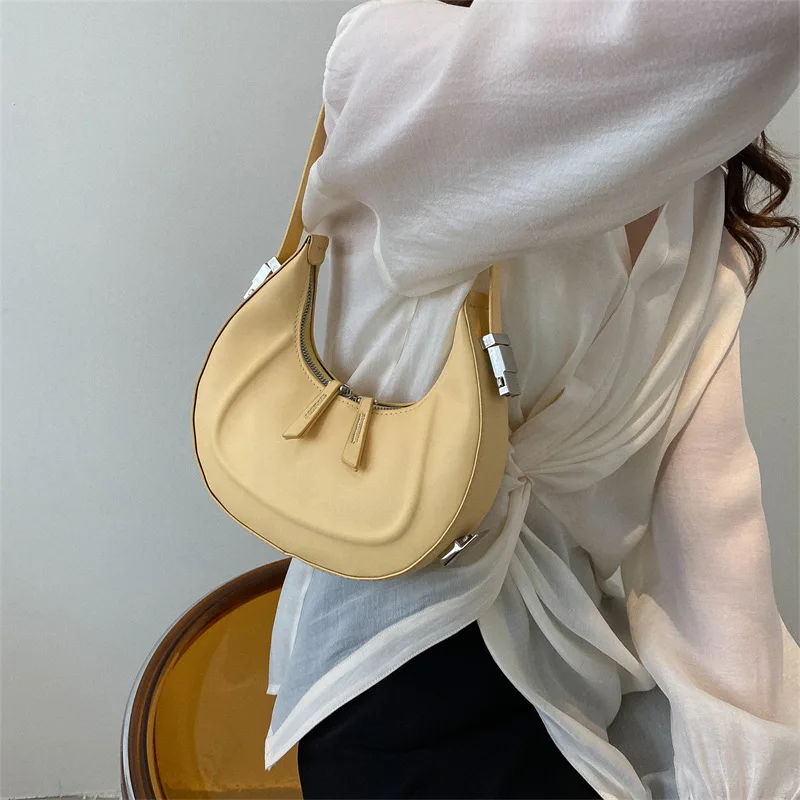 Moda donna borsa in pelle PU Design borsa donna nuova marea personalità semplice borsa a mezzaluna ascellare borsa a tracolla da donna Bolsos