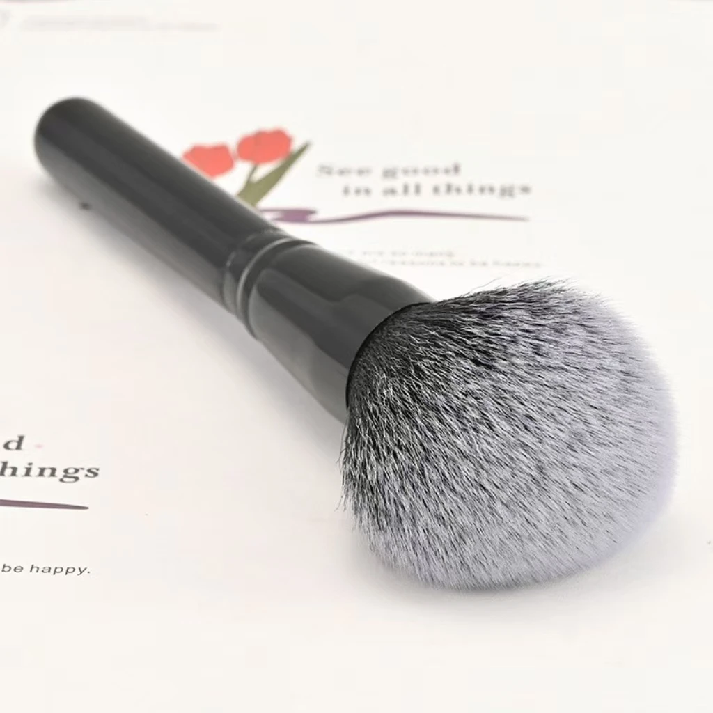 1 Large Black Powder Makeup Brush with Black Base and White Head, with a Soft Bristle That Doesn'T Absorb Powder