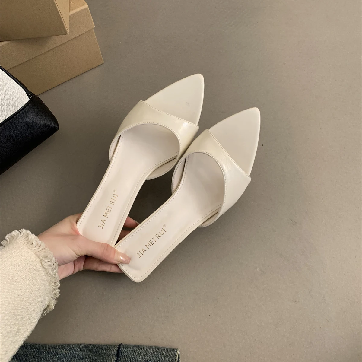 2024 New Brand Women Slipper Fashion Pointed Toe Slip On Ladies Elegant Sandal Thin Low Heel Peep Toe Slides Shoes Pumps Dress