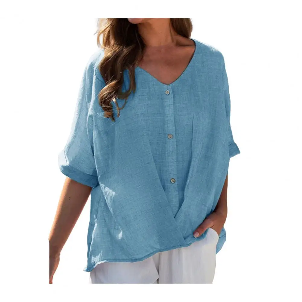 Camisa transpirable con cuello en V para mujer, Top holgado de manga corta con decoración de botones, blusa de Color sólido para verano, suave