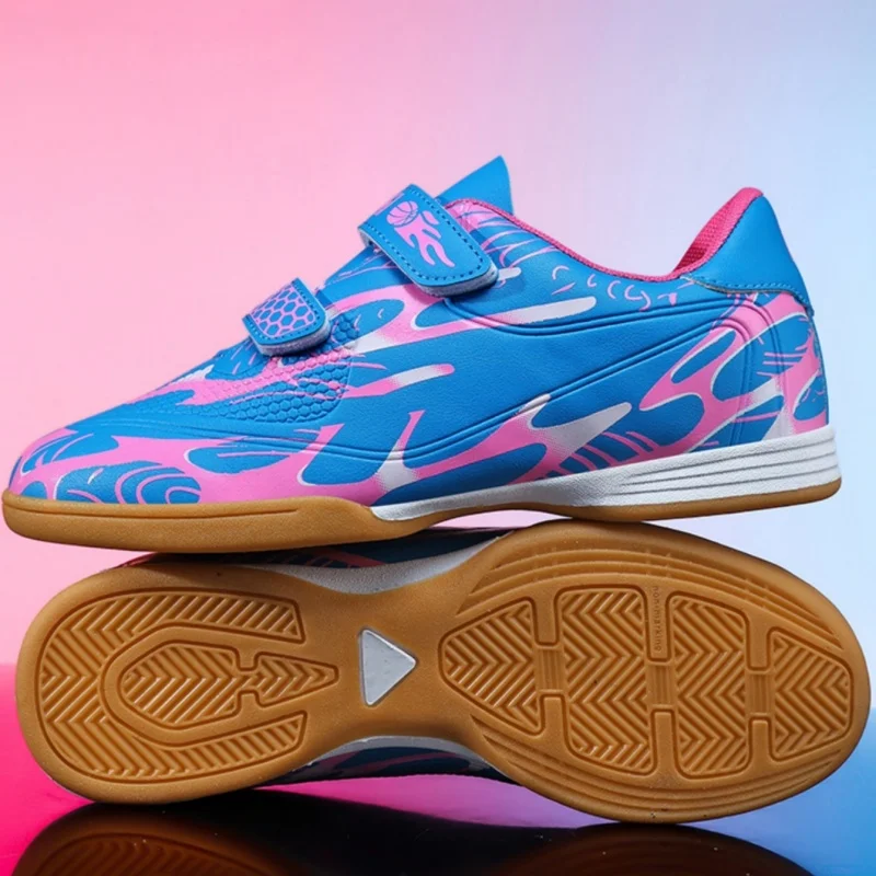 

A pair of children's four-season leather football shoes with studs, wear-resistant football shoes, sizes 28-39，MZ-1818-1