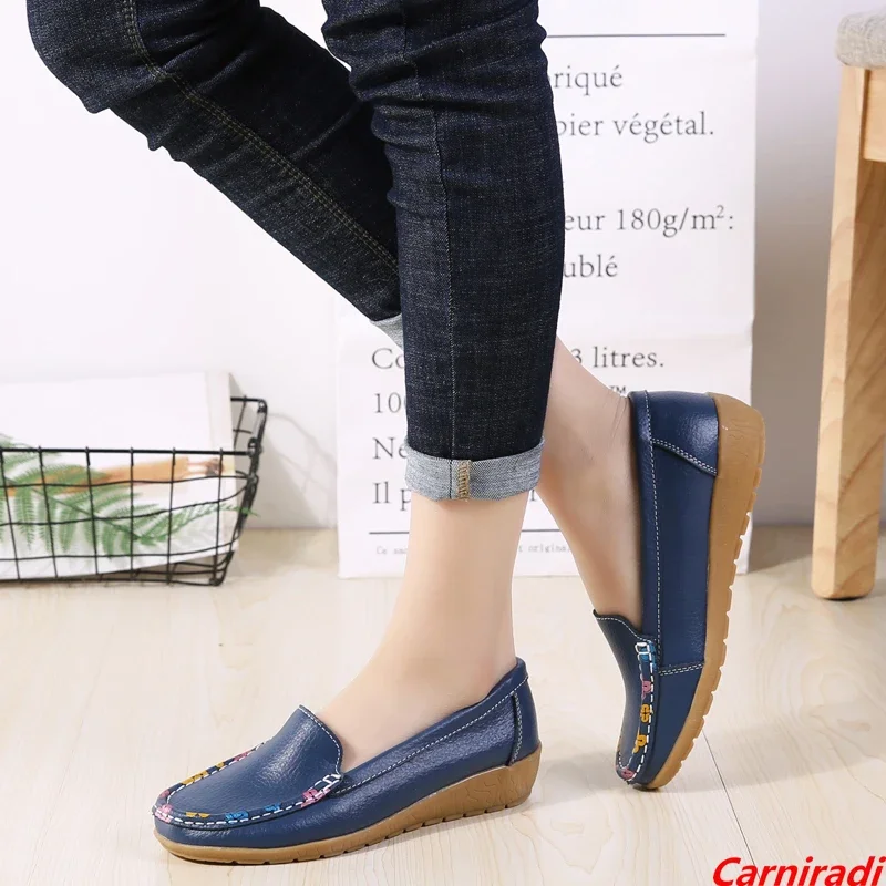 

Fashion Bottom Anti-slip Low Top Casual Shoes Women Big Size Comfortable Mother Moccasins Ladies Slip On White Bean Nurse Shoes