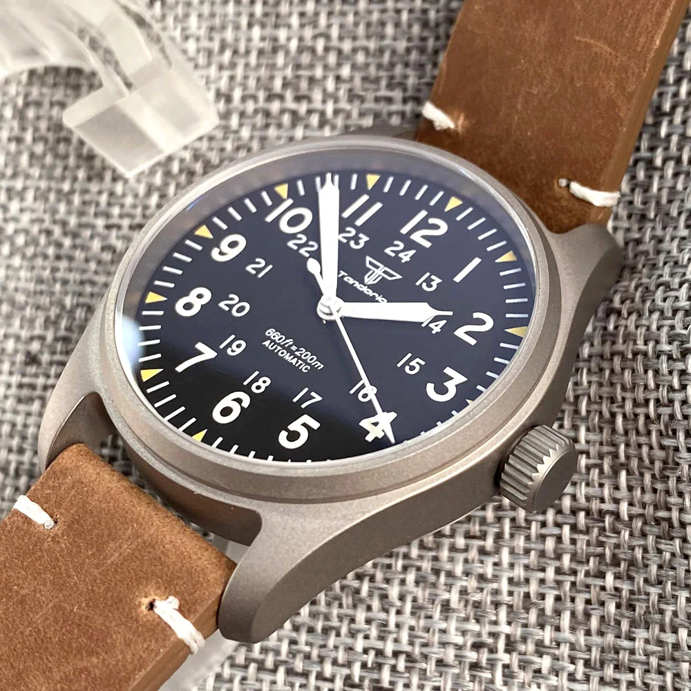 Licht 39Mm Titanium Hoesje Saffier Glas 20atm Duiken Nh35a Pt5000 Auto Piloot Zakelijk Herenhorloge Leer 55.9G Vintage Lichtgevende