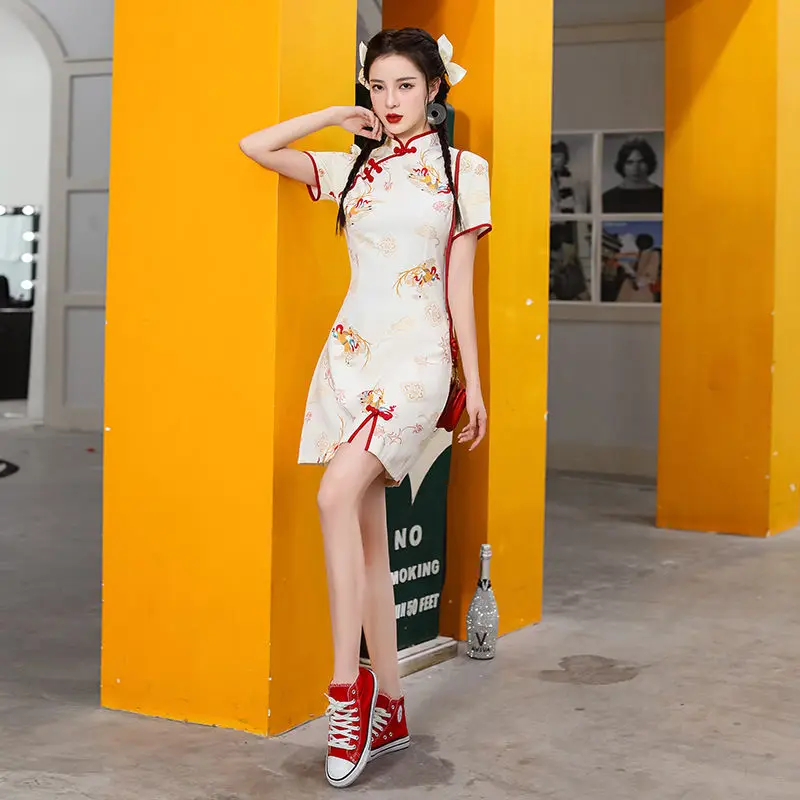 Chinese Traditionele Cheongsam Korte Stijl 2022 Nieuwe Jonge Stijl Dagelijks Moderne Meisje Verbeterd Zomer Deer Party Jurk