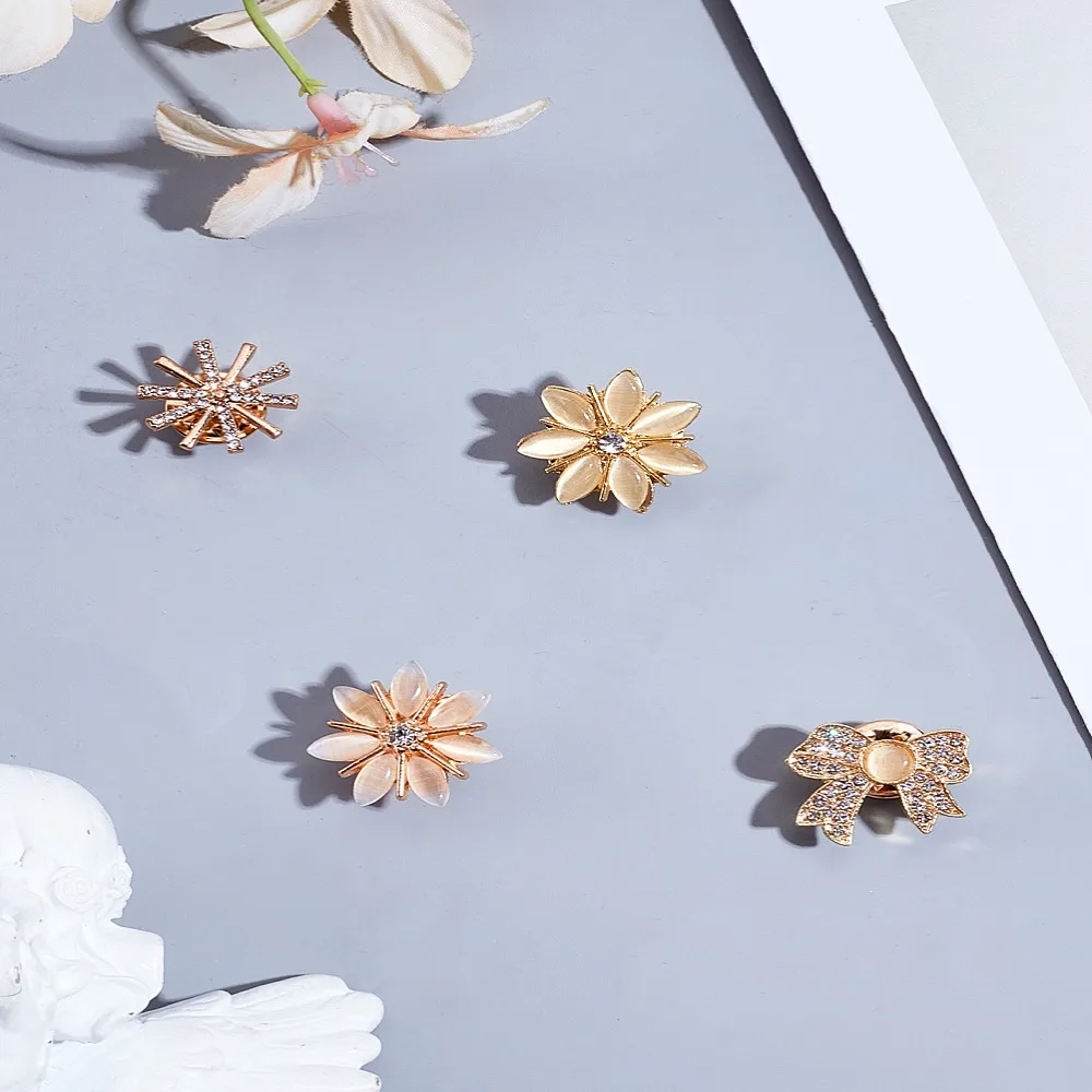 4-pecas-4-estilos-broches-de-liga-com-strass-dourados-17~22x17~22mm-1-peca-estilo