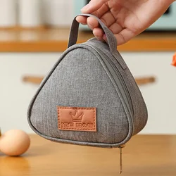 Petit sac thermique d'isolation de petit déjeuner, sacs de boîte de déjeuner de boule de riz triangulaire, poudres fraîches portables mignonnes de bento de nourriture pour des femmes et des enfants