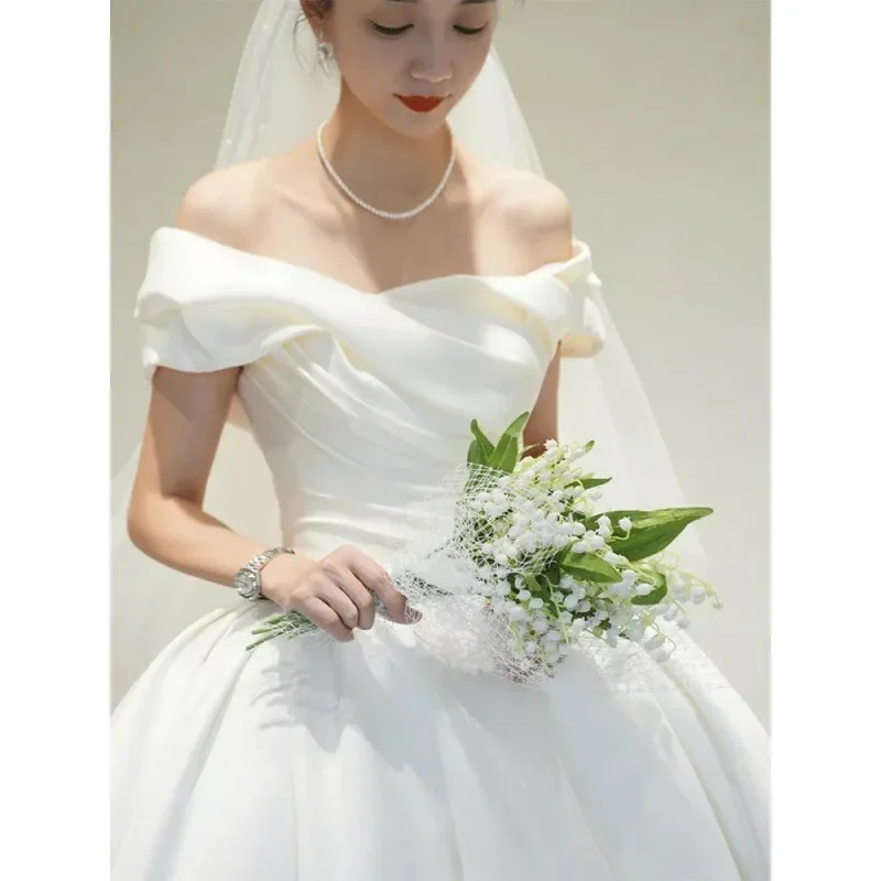 Wedding dress 146 for brides, new style, small size, one shoulder, luxurious texture, long train