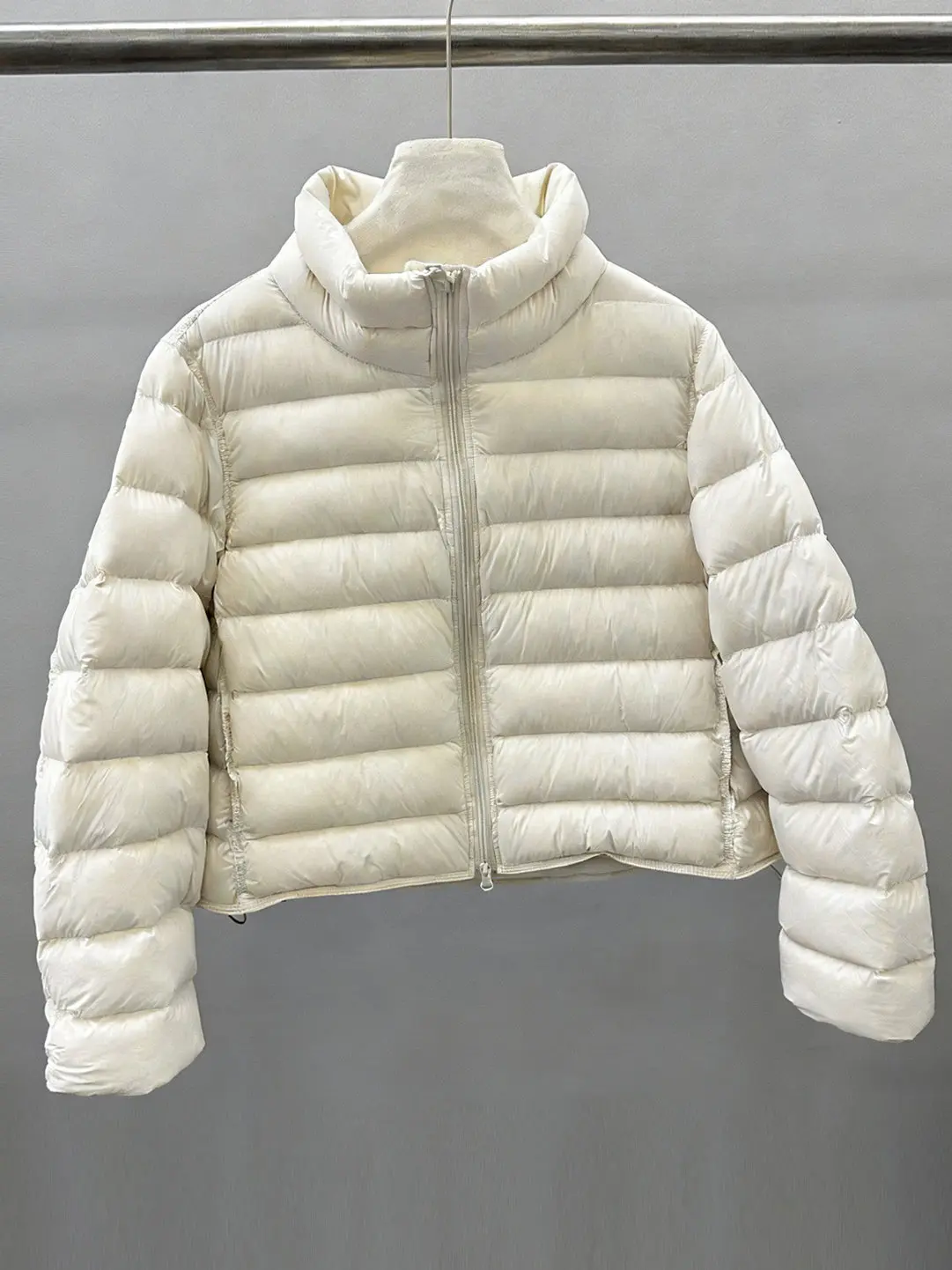 

Утепленная хлопковая куртка для женщин: модная повседневная верхняя одежда с воротником-стойкой, бежевого цвета, новинка зимы, универсальная модель