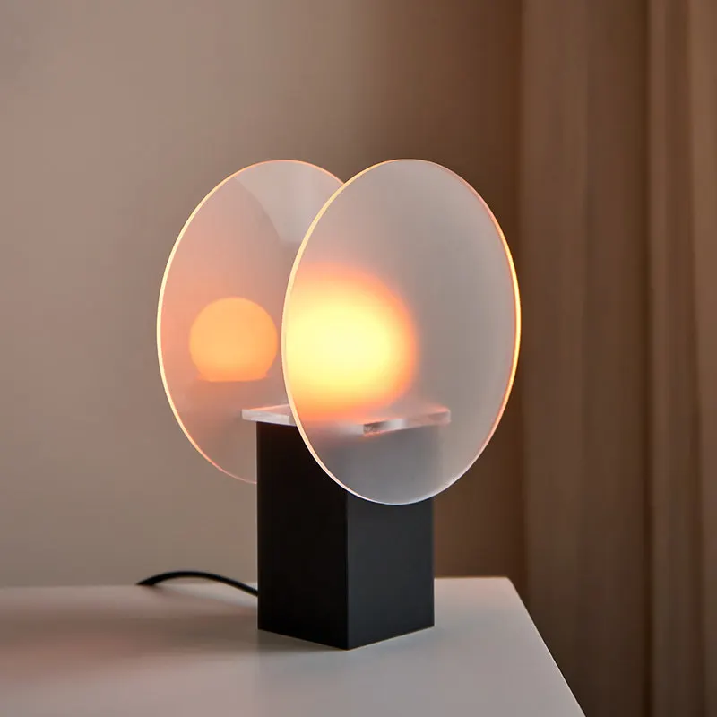 Creative Table Lamp Minimalist Acrylic Unique Bedroom Beside Desk Light Modern Decorative Desktop Lamps Home Mood Lighting