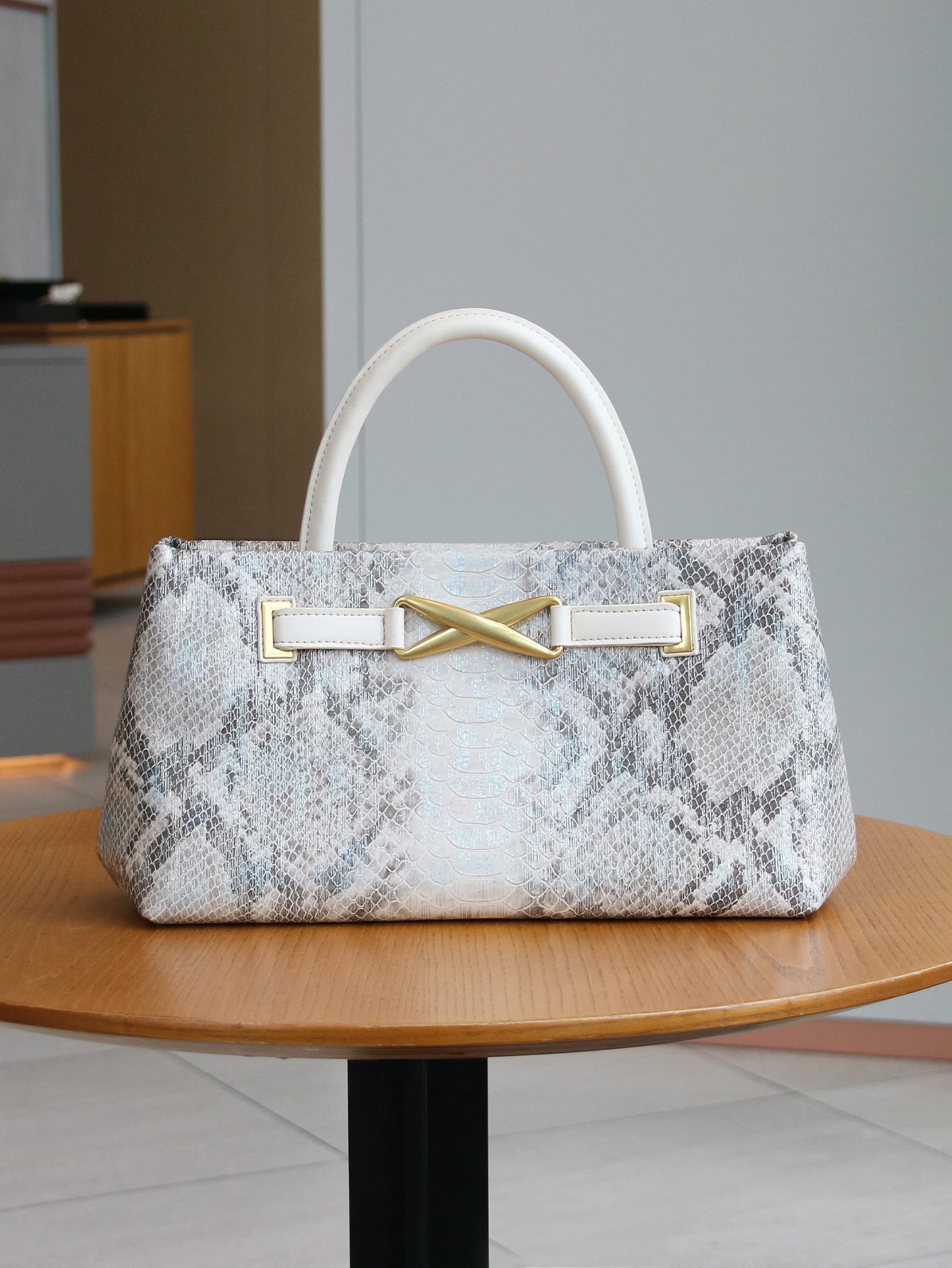 

Тканая сумка, модная сумка Joker 139, весна и лето, новая высококачественная портативная сумка-тоут, простая сумка большой вместимости, металлическая сумка в стиле ретро