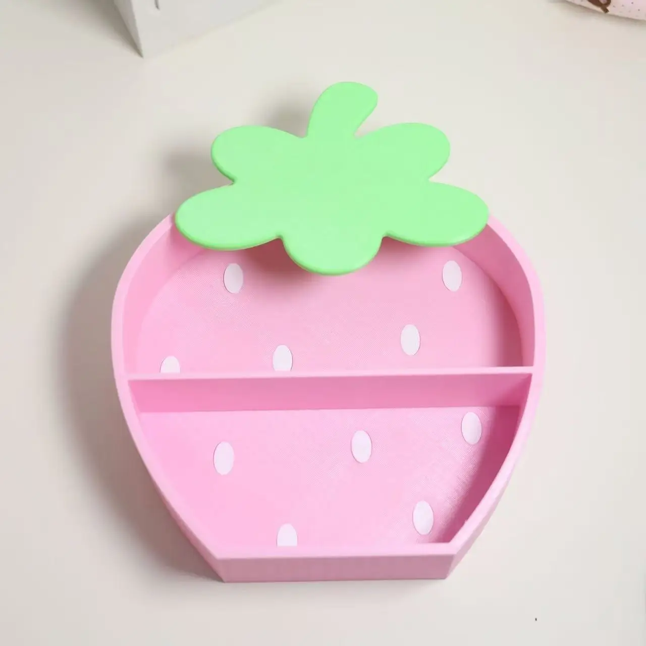 Neue Niedliche 3D-Gedruckte Aufbewahrungsbox, Mädchenhaft Niedlicher Erdbeer-Desktop-Organizer, Blindbox-Puppenständer, Dekoration, Süßes Geschenk – Detail 7