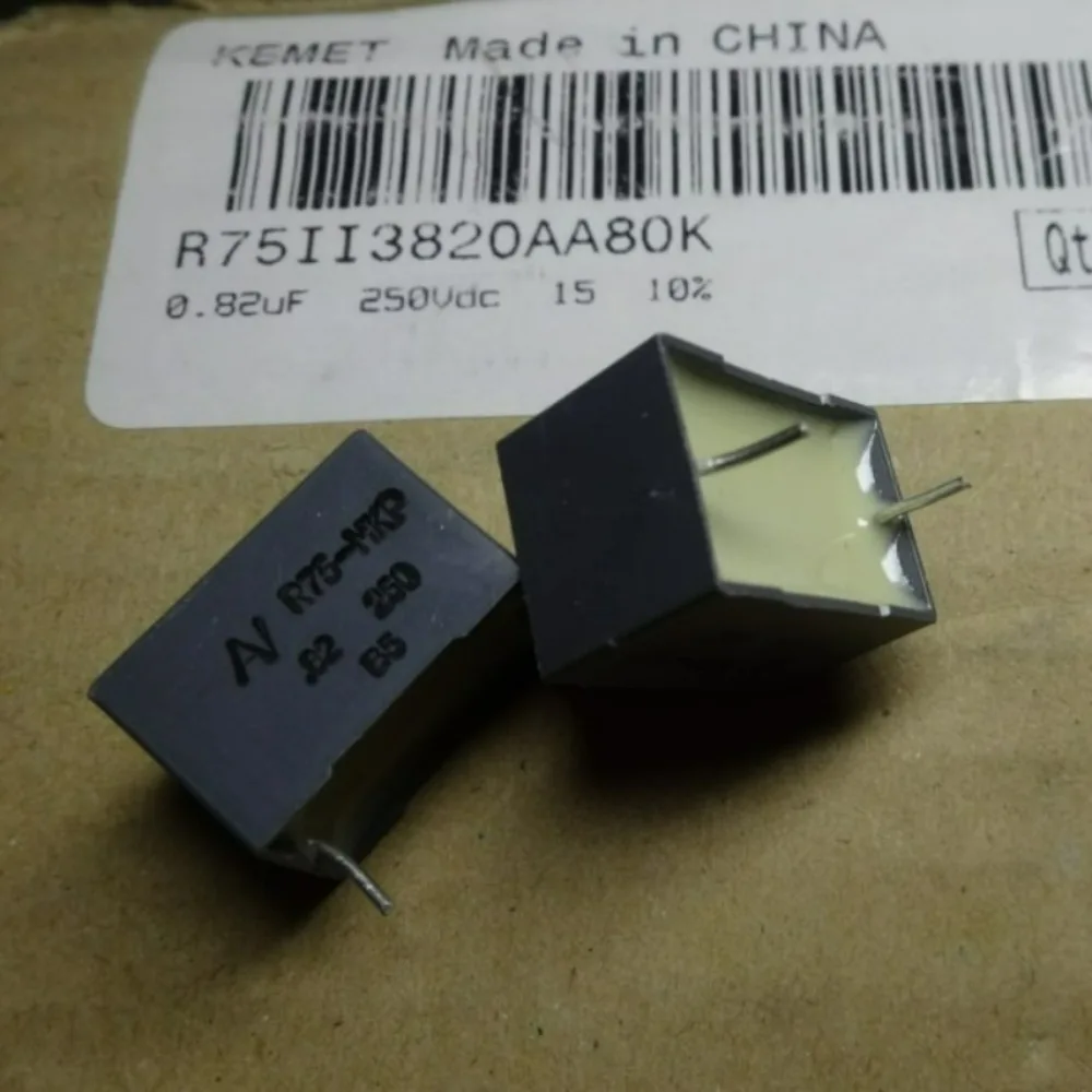 

10PCS AV R75 MKP 0.82uf/250V 820nf u82 824 new 15mm film capacitor